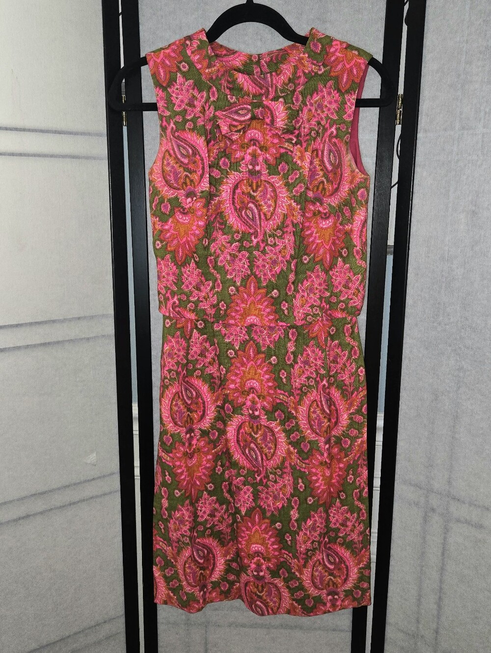 Vintage 1960s Pink Green Paisley Maggi Stover Dress With Bow Size XS-Small